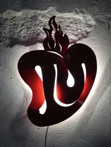 Cuore Illuminati on black